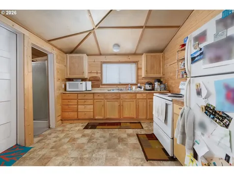 35 NW Dolphin Street Newport OR 97365