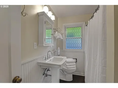 471 SE 72nd Avenue Portland OR 97215
