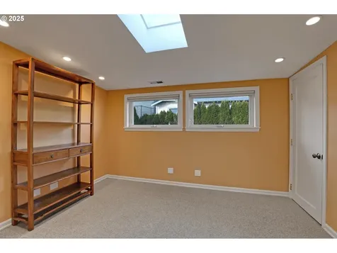 471 SE 72nd Avenue Portland OR 97215