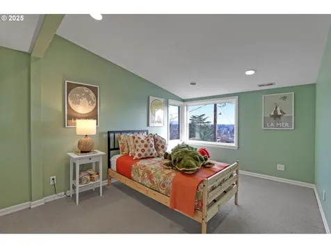 471 SE 72nd Avenue Portland OR 97215