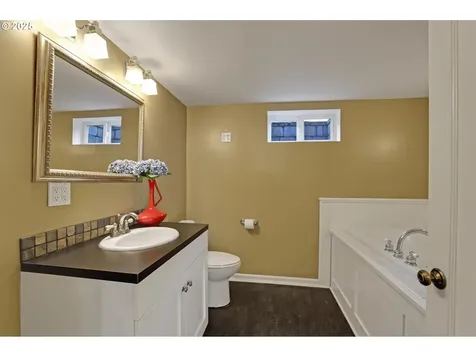 471 SE 72nd Avenue Portland OR 97215