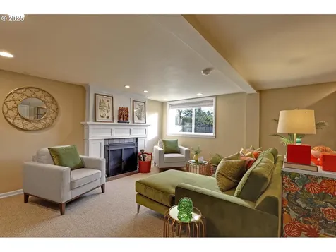 471 SE 72nd Avenue Portland OR 97215