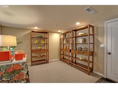 471 SE 72nd Avenue Portland OR 97215