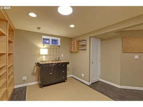 471 SE 72nd Avenue Portland OR 97215