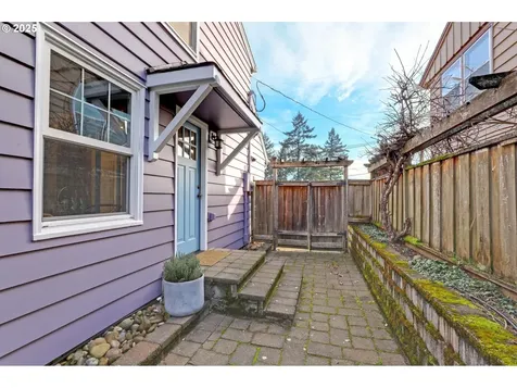 471 SE 72nd Avenue Portland OR 97215