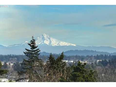 471 SE 72nd Avenue Portland OR 97215