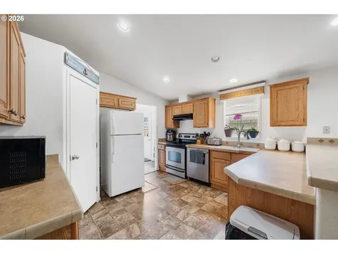 1041 NE 14th Avenue Rockaway Beach OR 97136