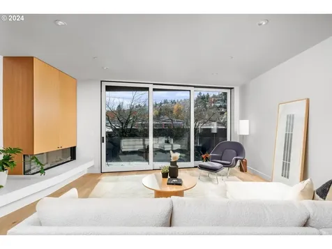 2795 NW Thurman Street Portland OR 97210