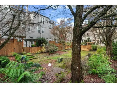 2795 NW Thurman Street Portland OR 97210