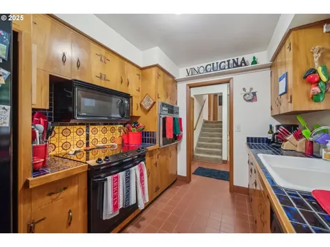 17020 Tracy Avenue Lake Oswego OR 97035