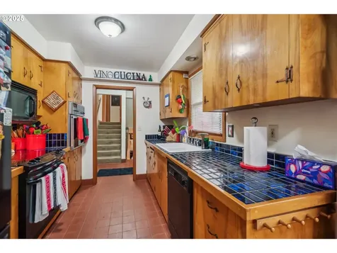 17020 Tracy Avenue Lake Oswego OR 97035