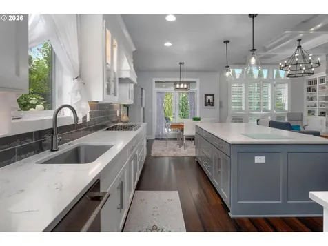 570 NW 11th Avenue Canby OR 97013