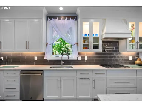 570 NW 11th Avenue Canby OR 97013