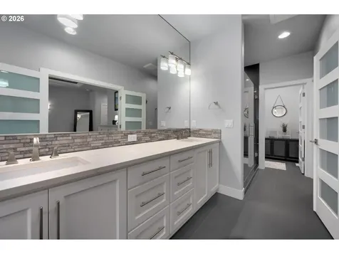 570 NW 11th Avenue Canby OR 97013