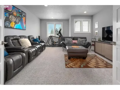 570 NW 11th Avenue Canby OR 97013