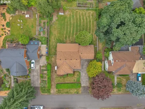 9907 SW 55th Avenue Portland OR 97219