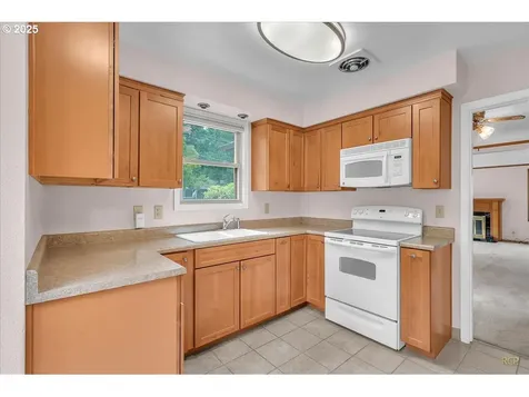 9907 SW 55th Avenue Portland OR 97219