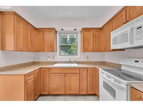 9907 SW 55th Avenue Portland OR 97219