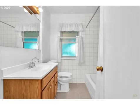 9907 SW 55th Avenue Portland OR 97219