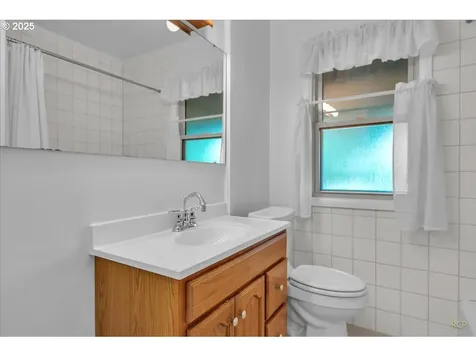 9907 SW 55th Avenue Portland OR 97219