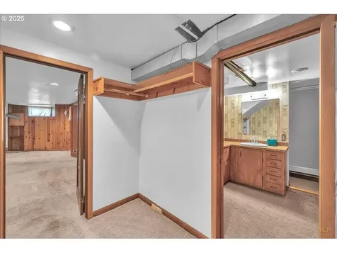 9907 SW 55th Avenue Portland OR 97219