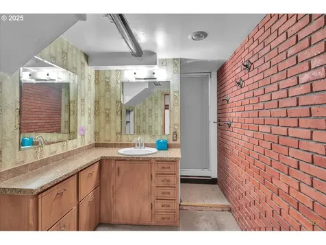 9907 SW 55th Avenue Portland OR 97219