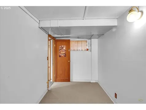 9907 SW 55th Avenue Portland OR 97219