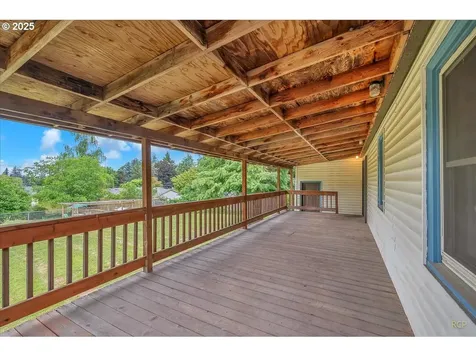 9907 SW 55th Avenue Portland OR 97219