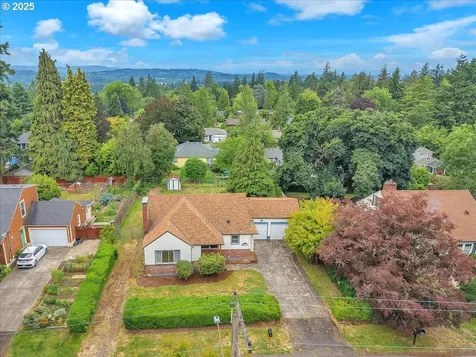 9907 SW 55th Avenue Portland OR 97219