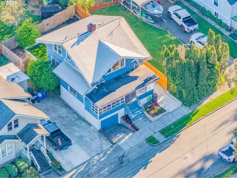 1131 Commercial Avenue Coos Bay OR 97420