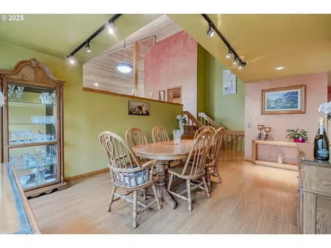 1710 White Oak Drive Eugene OR 97405