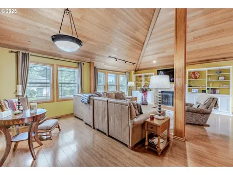 1710 White Oak Drive Eugene OR 97405
