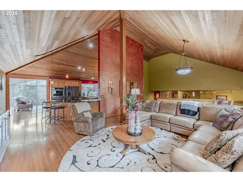 1710 White Oak Drive Eugene OR 97405