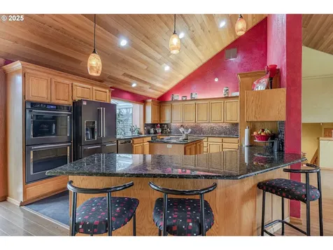1710 White Oak Drive Eugene OR 97405