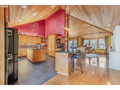 1710 White Oak Drive Eugene OR 97405