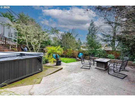 1710 White Oak Drive Eugene OR 97405
