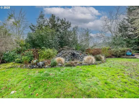 1710 White Oak Drive Eugene OR 97405