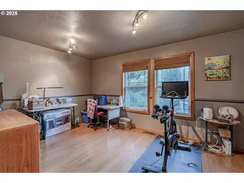 1710 White Oak Drive Eugene OR 97405