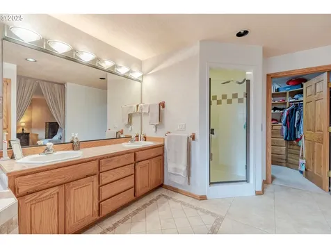 1710 White Oak Drive Eugene OR 97405