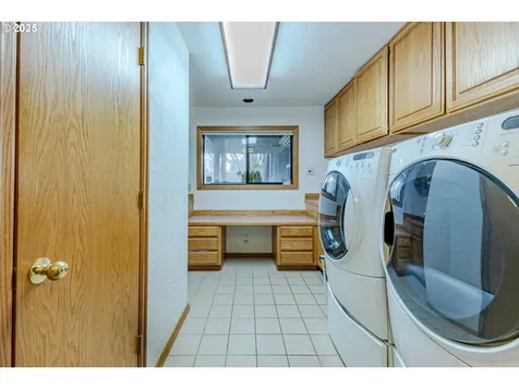 1710 White Oak Drive Eugene OR 97405