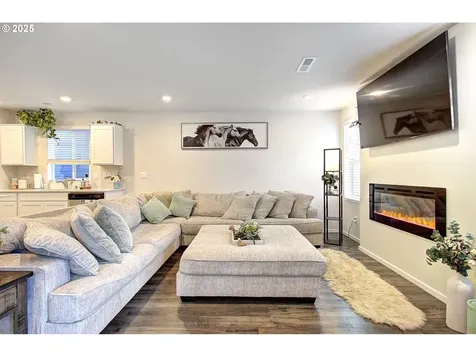 220 N 28th Place Ridgefield WA 98642