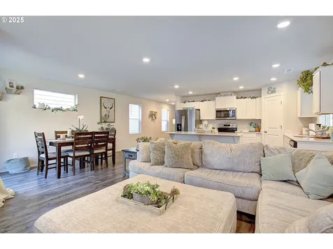 220 N 28th Place Ridgefield WA 98642