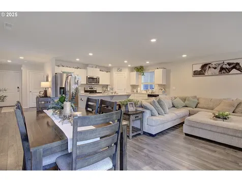 220 N 28th Place Ridgefield WA 98642