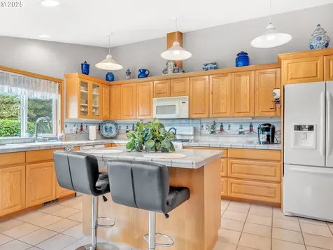 90114 Manion Drive Warrenton OR 97146