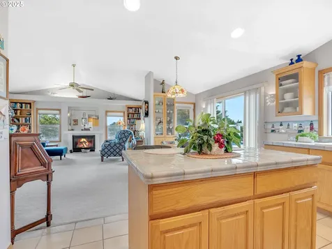 90114 Manion Drive Warrenton OR 97146