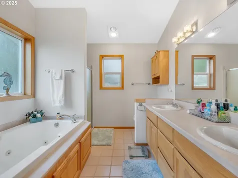 90114 Manion Drive Warrenton OR 97146