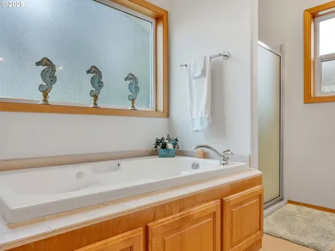 90114 Manion Drive Warrenton OR 97146