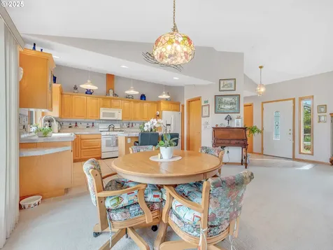 90114 Manion Drive Warrenton OR 97146