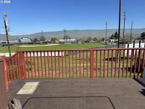 1831 E 14th Street The Dalles OR 97058