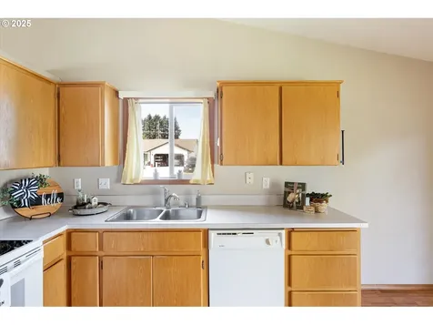 155 Boardwalk Way Kelso WA 98626